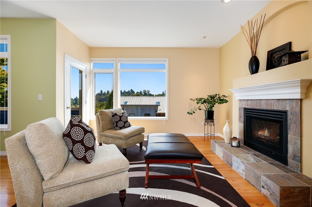 1824 26th Avenue Seattle, WA 98122 - Photo 3 of 25