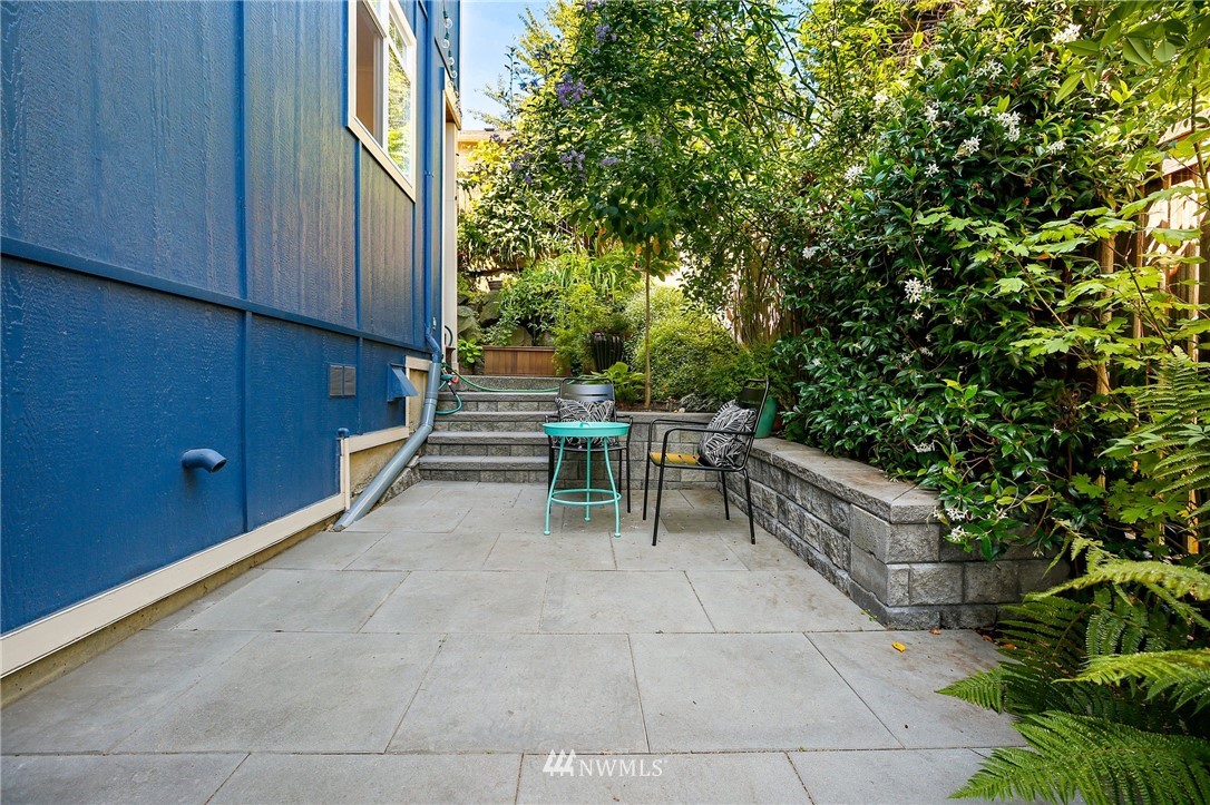 1824 26th Avenue Seattle, WA 98122 - Photo 22 of 25