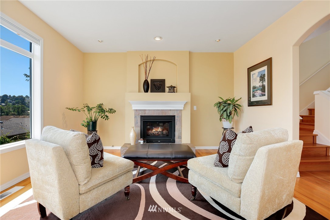 1824 26th Avenue Seattle, WA 98122 - Photo 4 of 25