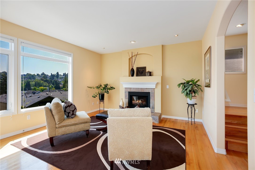 1824 26th Avenue Seattle, WA 98122 - Photo 5 of 25