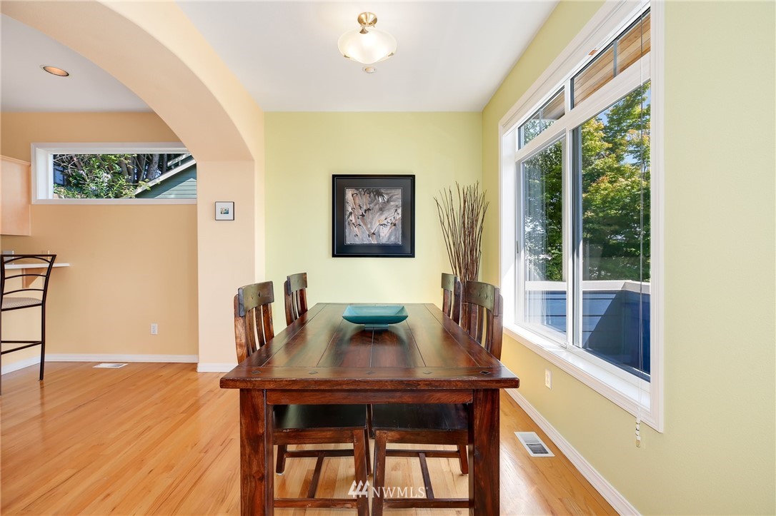 1824 26th Avenue Seattle, WA 98122 - Photo 10 of 25