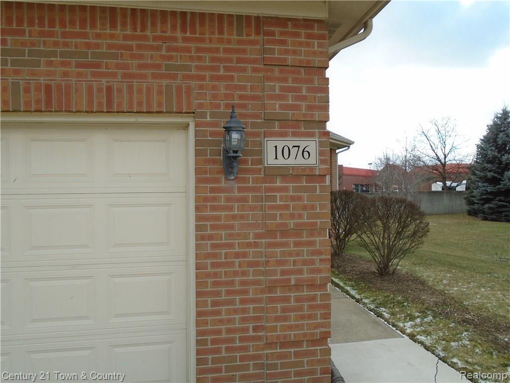 1076 Maya Court, Unit 20 Troy, MI 48085 - Photo 2 of 9