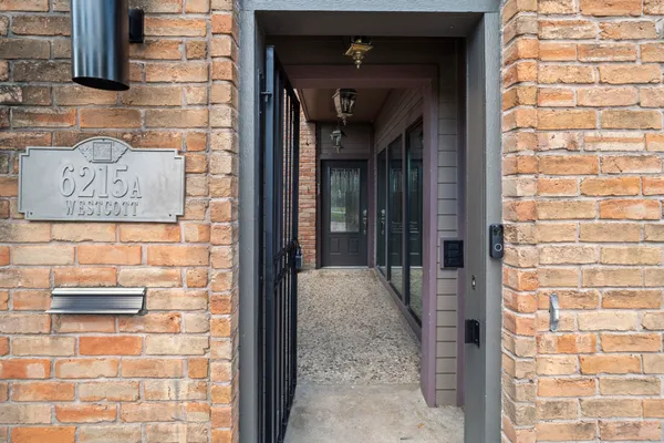 $2,950 | 6215 Westcott Street, Unit A, Houston, TX 77007