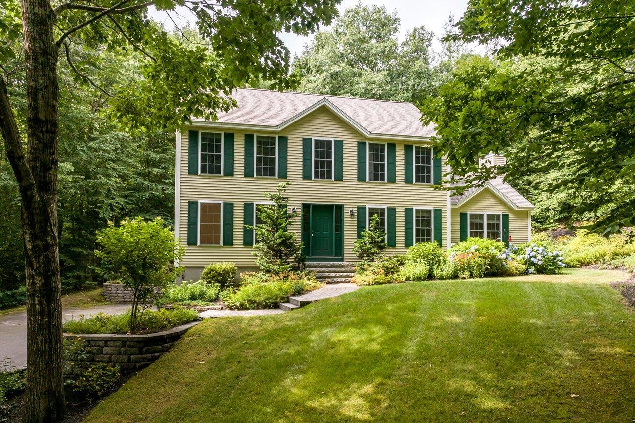 105 Kennard Road Nottingham, NH 03290 - Photo 1 of 39