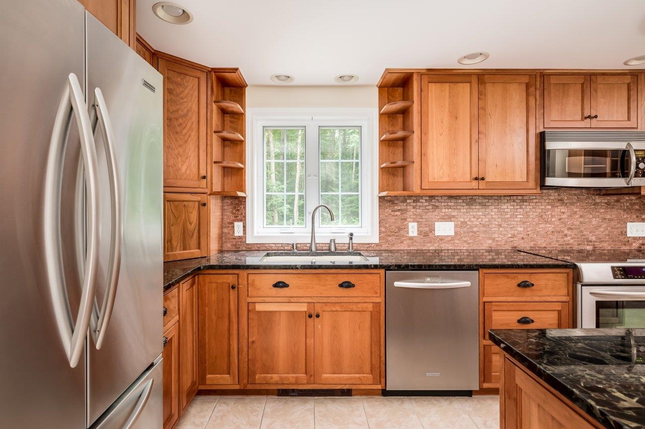 105 Kennard Road Nottingham, NH 03290 - Photo 12 of 39