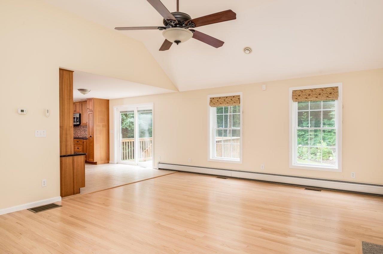 105 Kennard Road Nottingham, NH 03290 - Photo 8 of 39