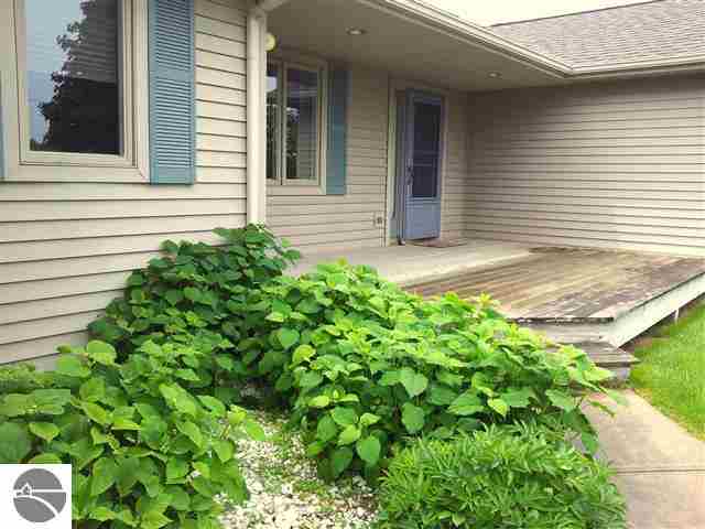 943 North Three Mile Road Traverse City, MI 49696 - Photo 32 of 42 1744841-31.JPG