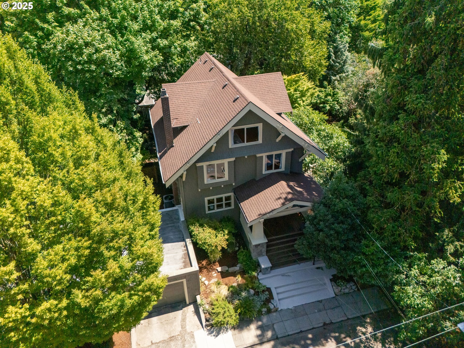 928 Southeast 18th Avenue Portland, OR 97214 - Photo 41 of 47 a aerial view of a house with a yard