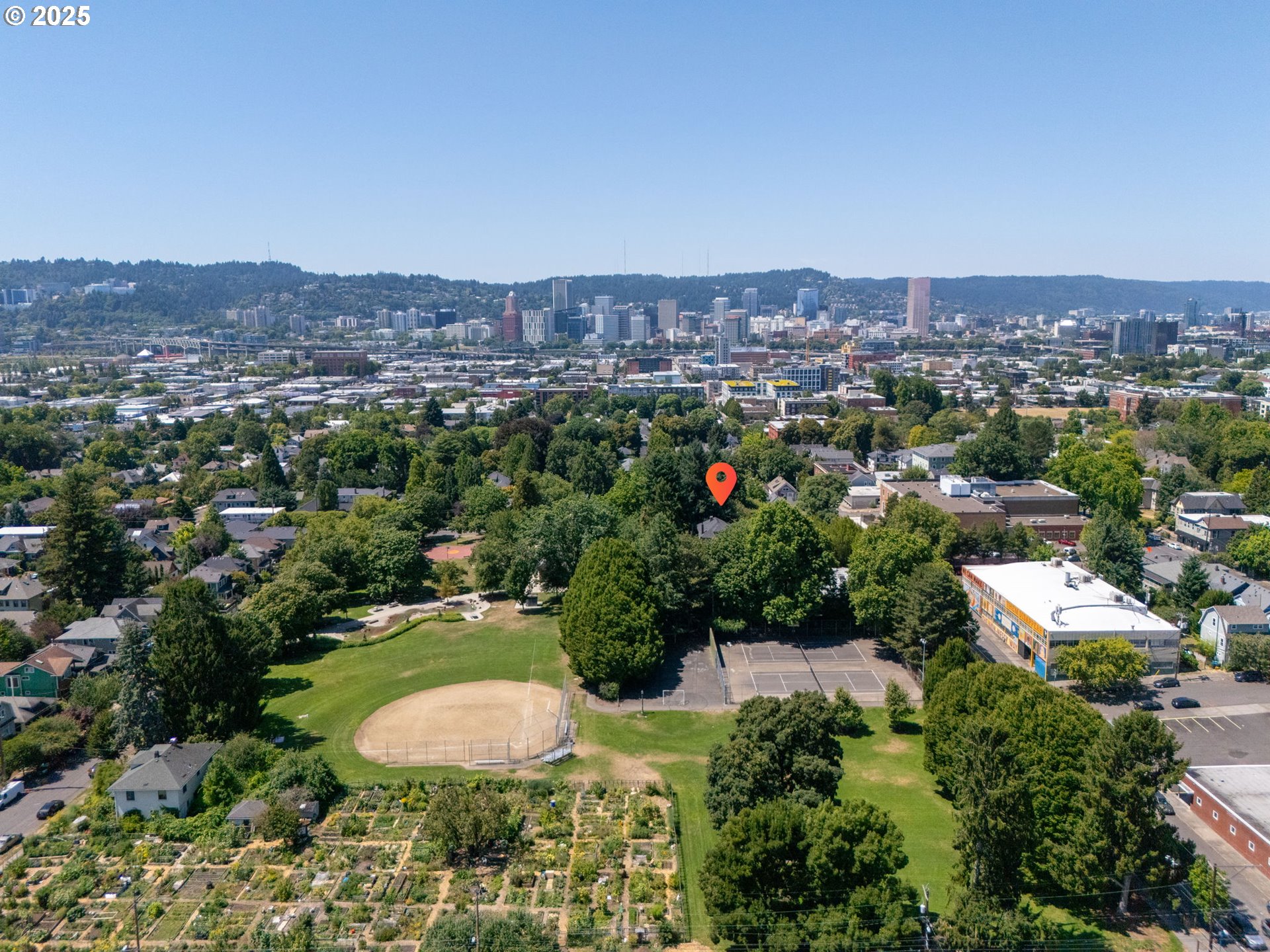 928 Southeast 18th Avenue Portland, OR 97214 - Photo 43 of 47 an aerial view of multiple house