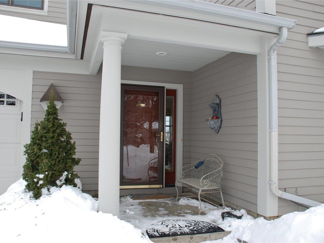 514 Golf Course Road South Burlington, VT 05403 - Photo 3 of 40