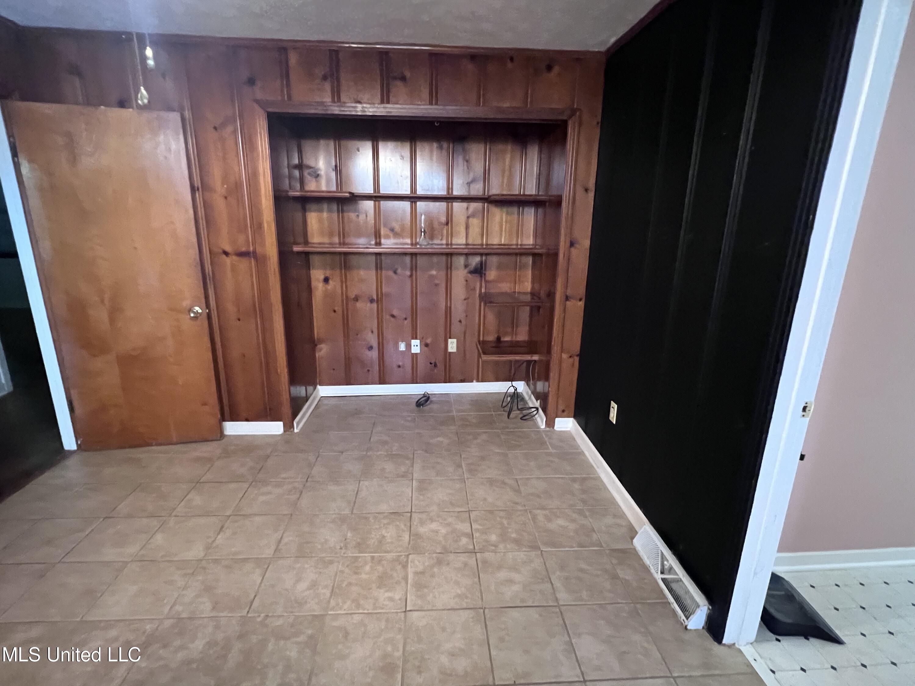 726 Witsell Road Jackson, MS 39206 - Photo 8 of 14 IMG_5377