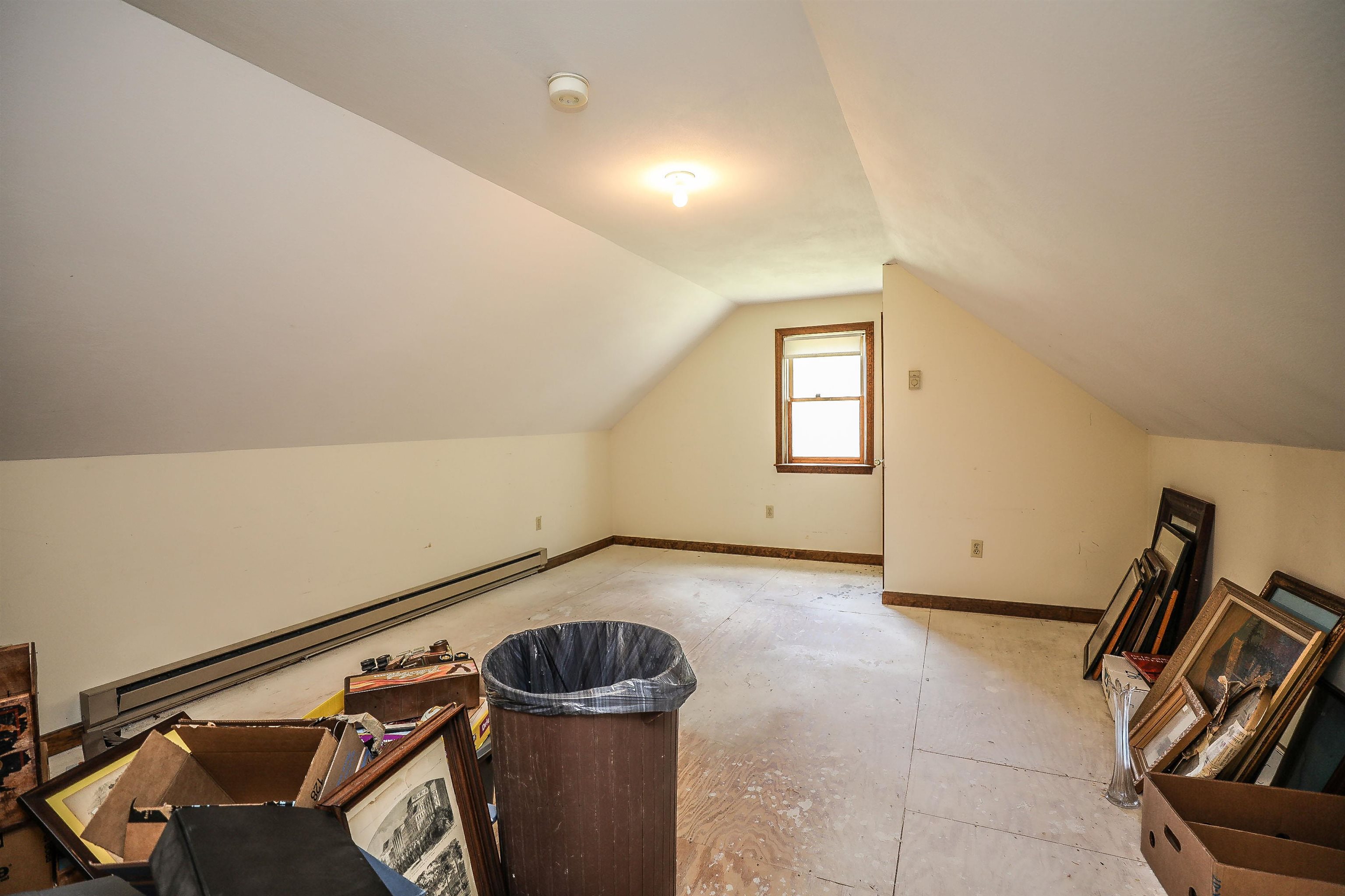 4 Maurice Road Derry, NH 03038 - Photo 22 of 39