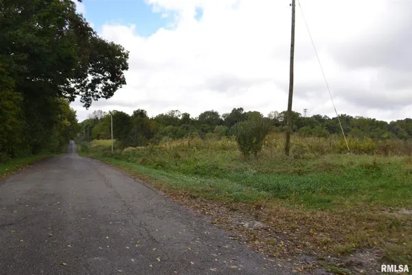 $334,800 | East EAST 250th Road, Kansas, IL 61933