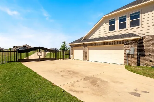 $568,575 | 12700 Cold Spring Lane, Ponder, TX 76259