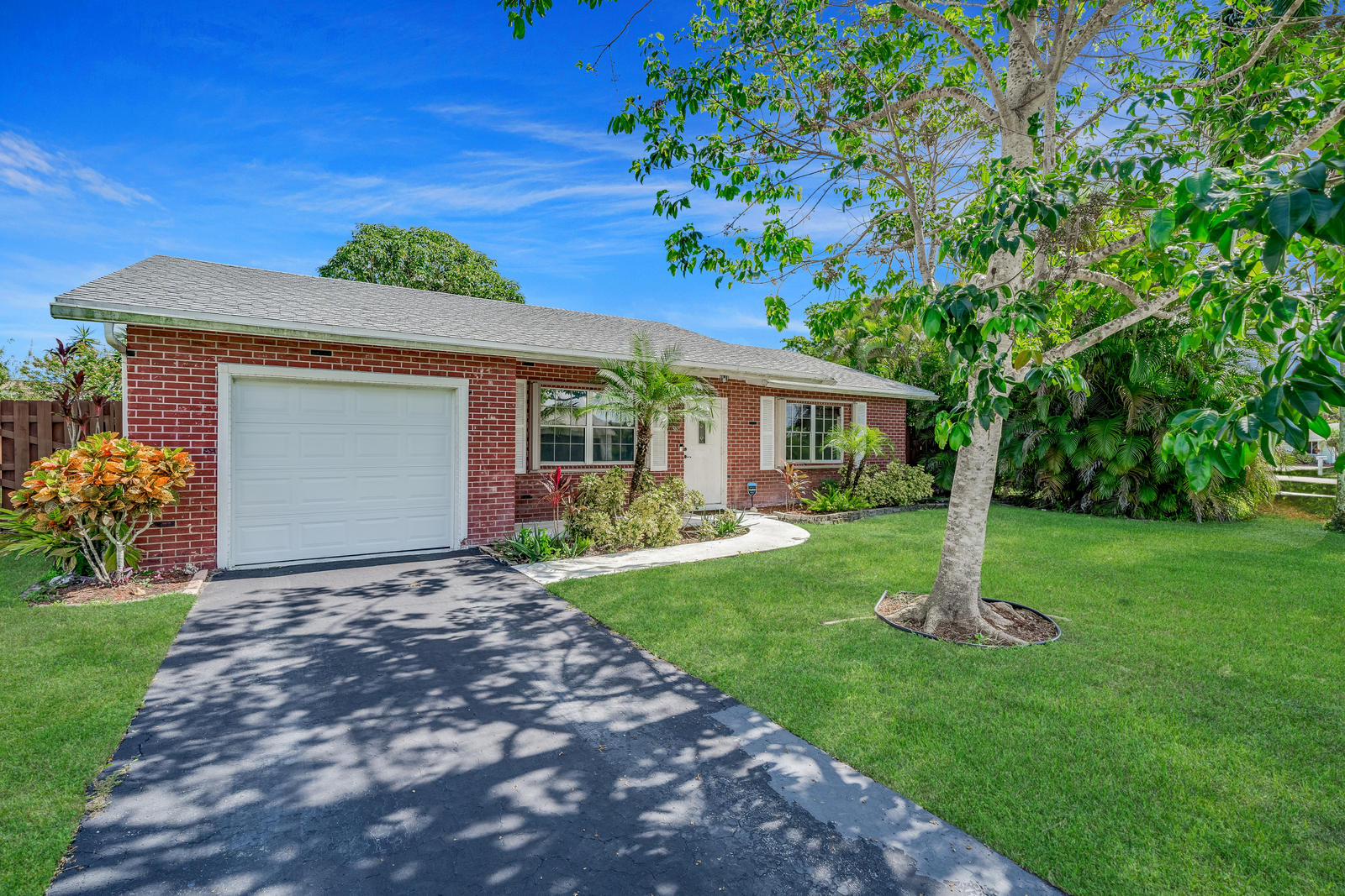19442 Colorado Circle Boca Raton, FL 33434 - Photo 12 of 50 Front
