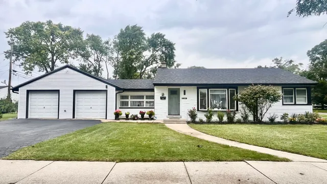$589,000 | 1394 Carol Lane, Des Plaines, IL 60018