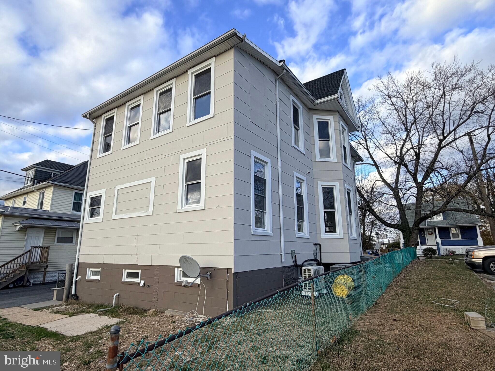 3 East Overlea Avenue, Unit 3 Baltimore, MD 21206 - Photo 45 of 45 a front view of a house with a yard