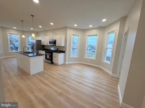 $2,100 | 3 East Overlea Avenue, Unit 3, Baltimore, MD 21206