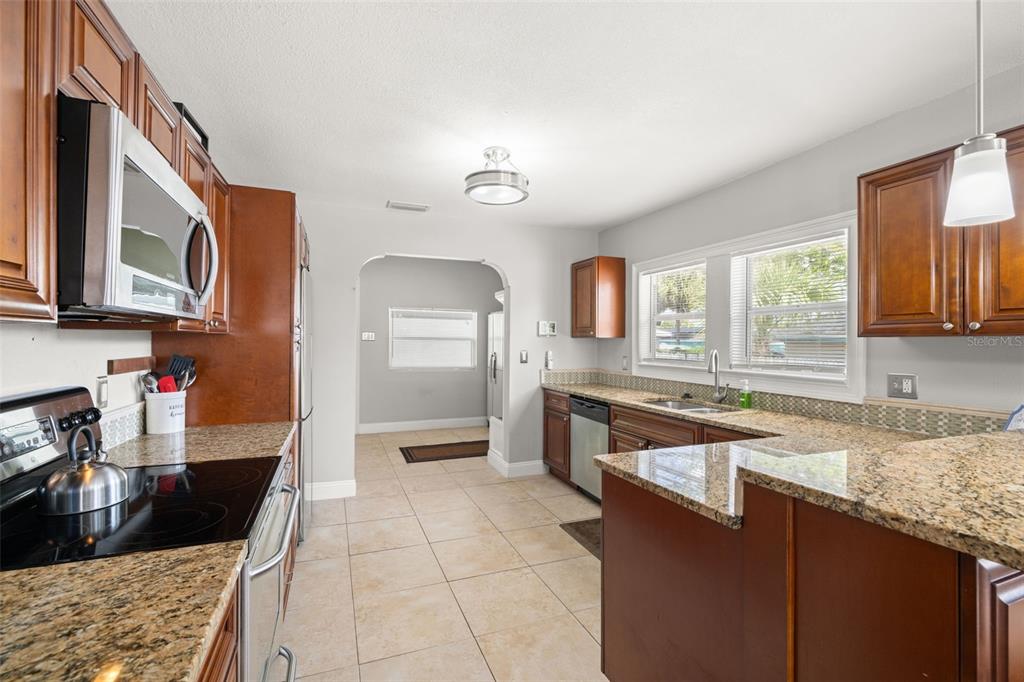 2511 West Braddock Street Tampa, FL 33607 - Photo 6 of 31