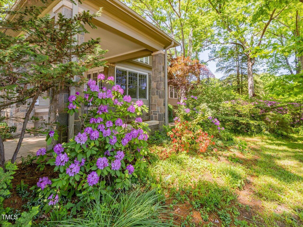2400 Fairview Road Raleigh, NC 27608 - Photo 29 of 94 035-035-2400Fairview-SpringExt-20250428