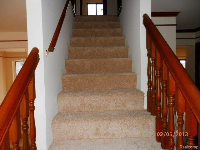 732 Shelley Drive Rochester, MI 48307 - Photo 5 of 16 P2051948.JPG