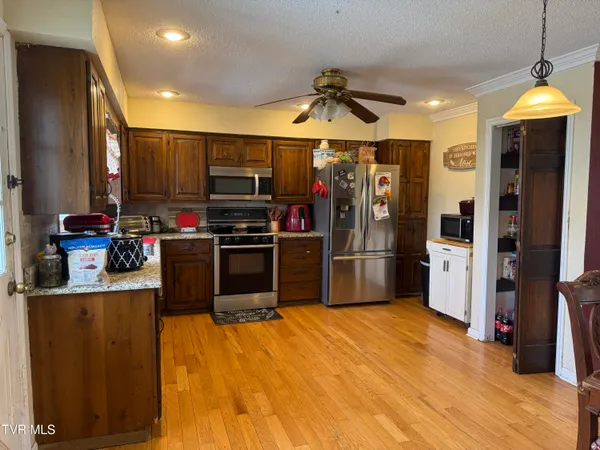 $299,900 | 5 Overlook Court, Johnson City, TN 37604