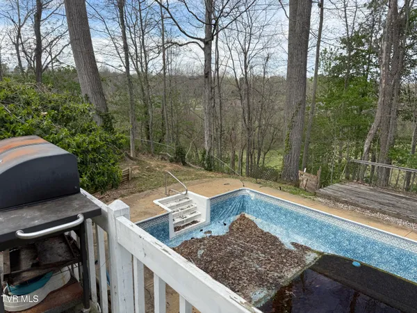 $299,900 | 5 Overlook Court, Johnson City, TN 37604