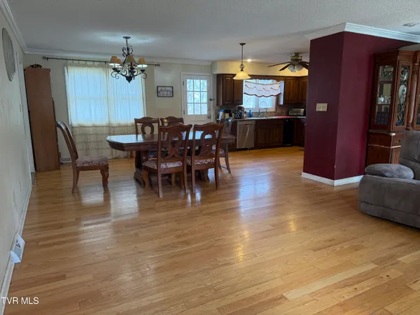 $299,900 | 5 Overlook Court, Johnson City, TN 37604