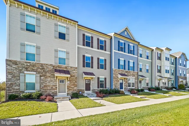 $2,799 | 5820 Imperial Drive, Frederick, MD 21703