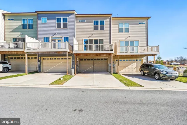 $2,799 | 5820 Imperial Drive, Frederick, MD 21703