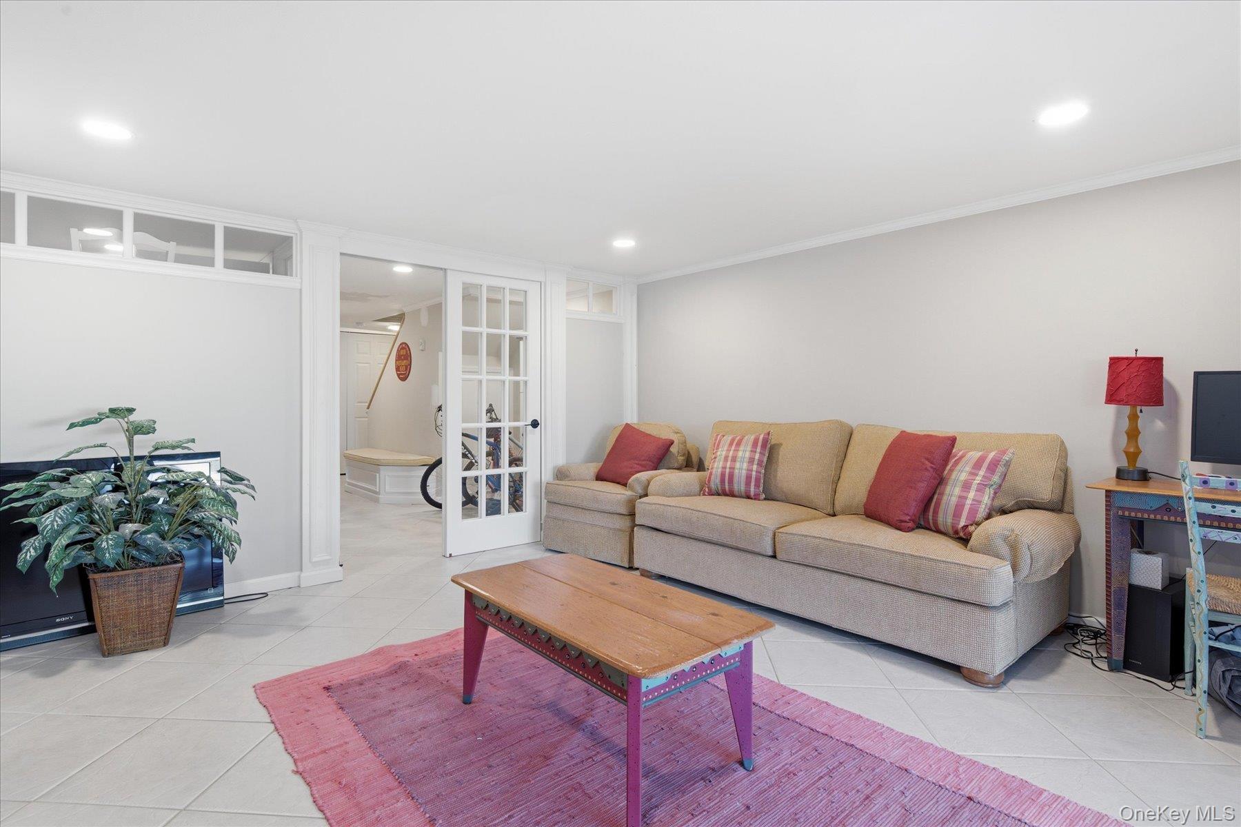 3039 Mitchell Road Westhampton Beach, NY 11978 - Photo 20 of 23 Family Room