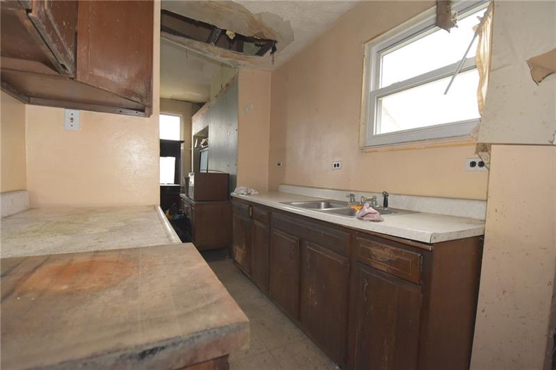 97 Rustic Avenue Pittsburgh, PA 15210 - Photo 10 of 18 Gallery Image 10