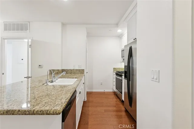 $615,000 | 2750 Artesia Boulevard, Unit 206, Redondo Beach, CA 90278