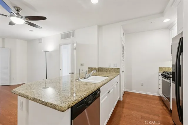 $615,000 | 2750 Artesia Boulevard, Unit 206, Redondo Beach, CA 90278