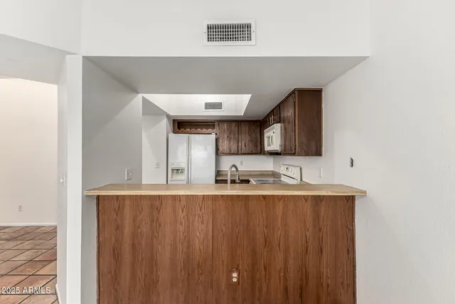 $1,350 | 14002 North 49th Avenue, Unit 1012, Glendale, AZ 85306