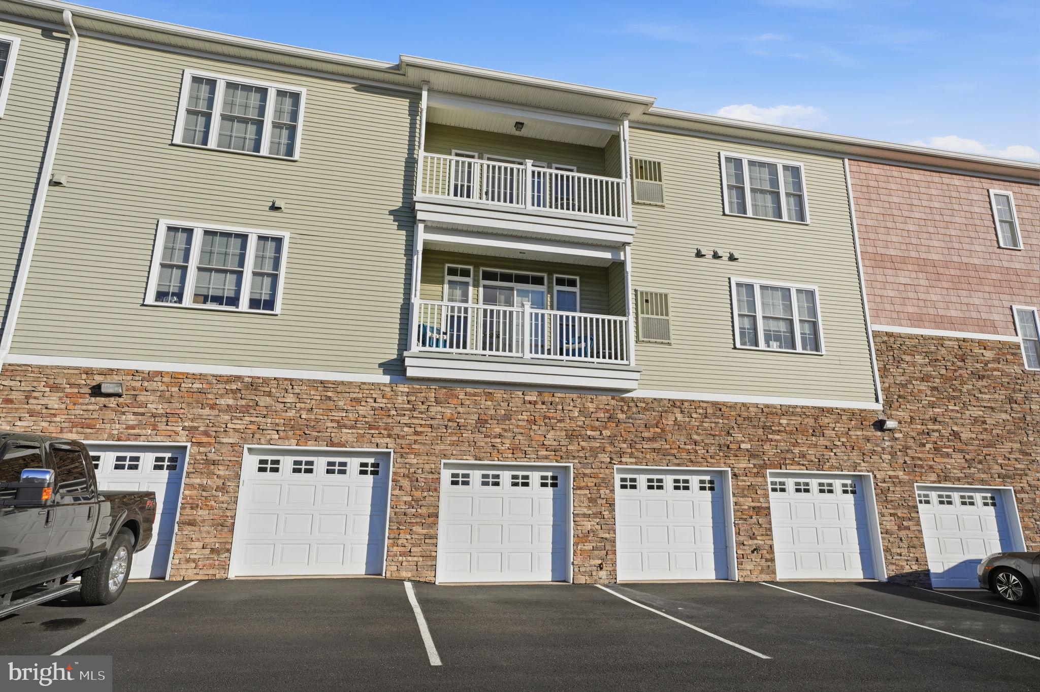 756 Street Road, Unit 1 Southampton, PA 18966 - Photo 19 of 28 Charming multi-unit residence exterior.