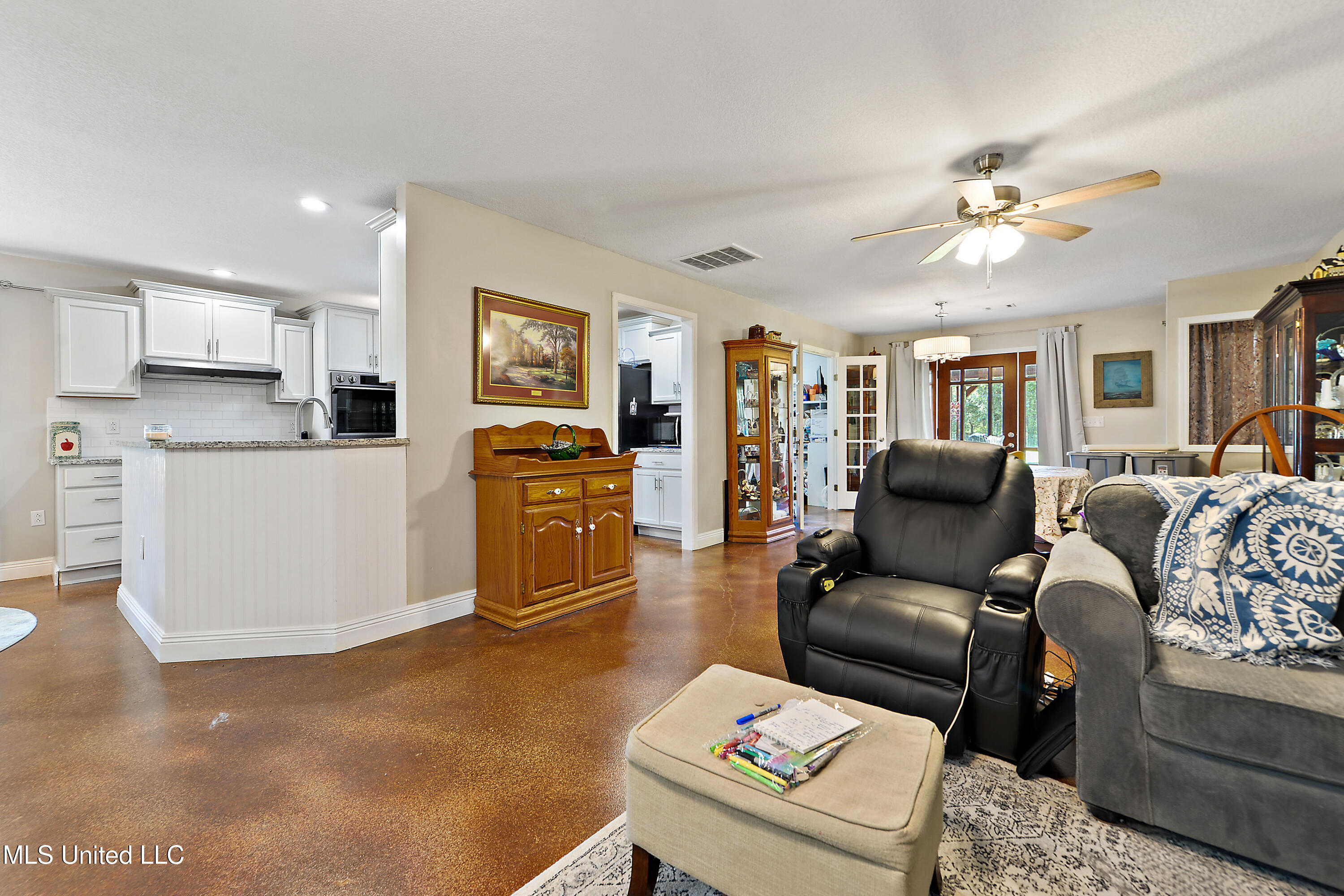 24023 Robert E Lee Road Lucedale, MS 39452 - Photo 5 of 38 005