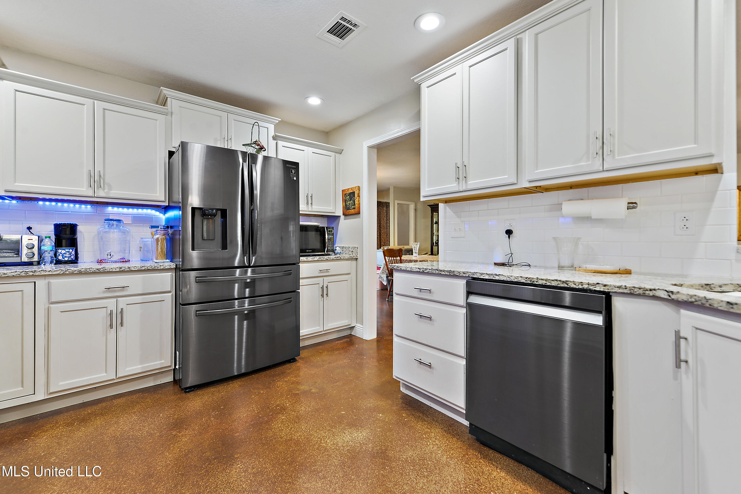 24023 Robert E Lee Road Lucedale, MS 39452 - Photo 8 of 38 008