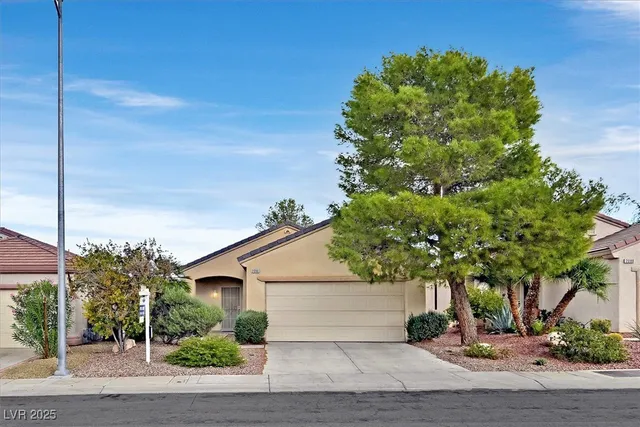 $2,000 | 2090 Desert Woods Drive, Henderson, NV 89012