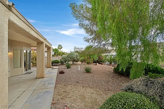 $2,000 | 2090 Desert Woods Drive, Henderson, NV 89012