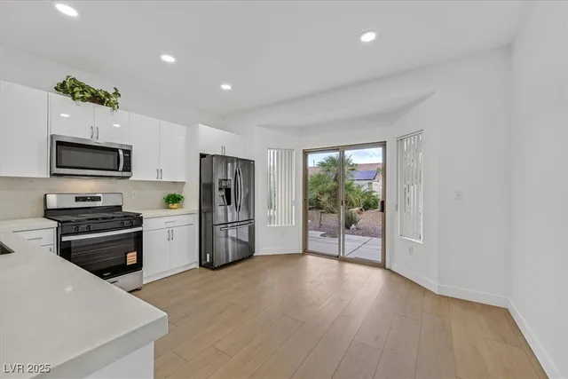 $2,000 | 2090 Desert Woods Drive, Henderson, NV 89012