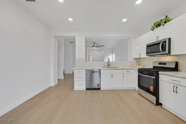 $2,000 | 2090 Desert Woods Drive, Henderson, NV 89012