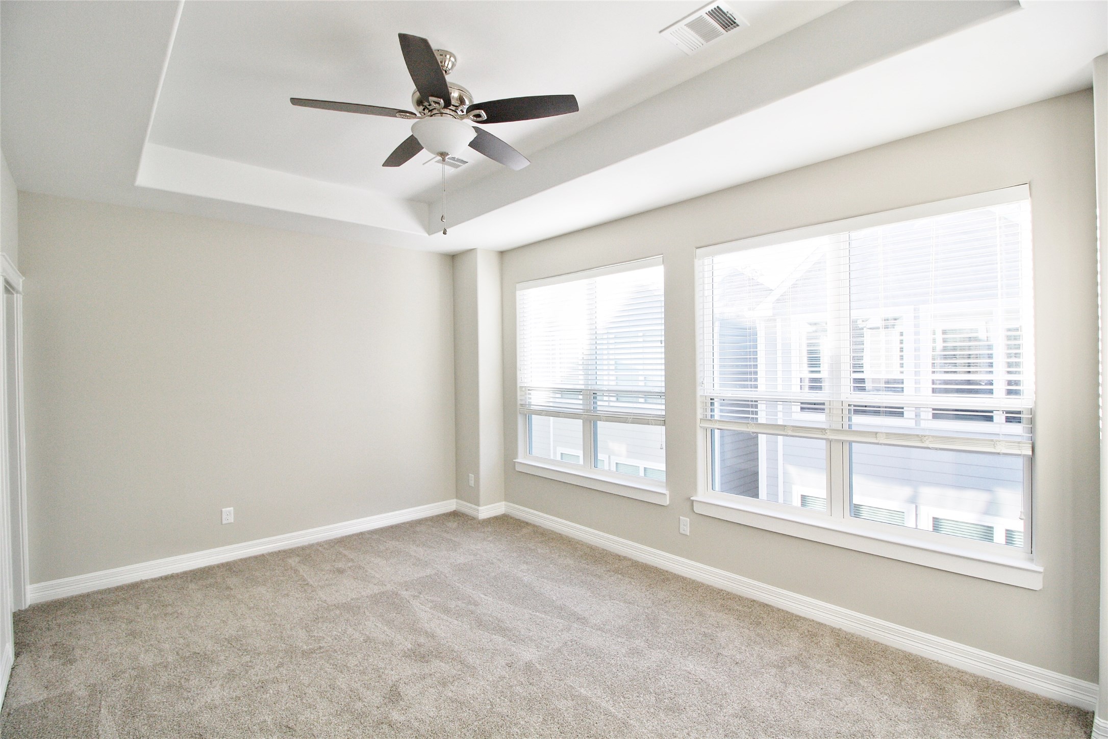 709 Link Road Houston, TX 77009 - Photo 19 of 46 a view of an empty room with a window