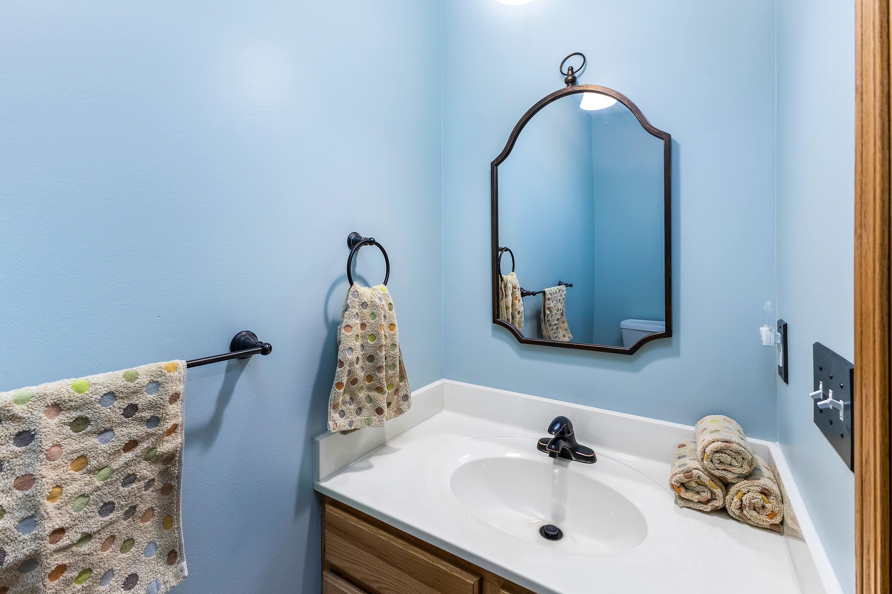 799 Napolean Way Traverse City, MI 49696 - Photo 21 of 61 1929825-992327DB-C6BD-469B-B6A7-673D0D8EB94E.JPG