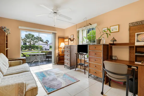 $195,000 | 5510 Tamberlane Circle, Unit 143, Palm Beach Gardens, FL 33418