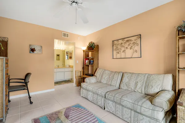 $195,000 | 5510 Tamberlane Circle, Unit 143, Palm Beach Gardens, FL 33418