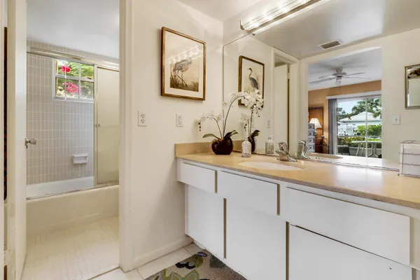 $195,000 | 5510 Tamberlane Circle, Unit 143, Palm Beach Gardens, FL 33418