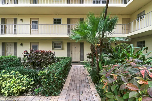 $195,000 | 5510 Tamberlane Circle, Unit 143, Palm Beach Gardens, FL 33418