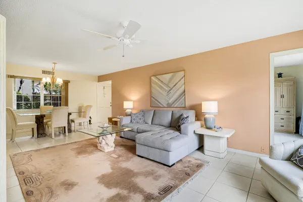 $195,000 | 5510 Tamberlane Circle, Unit 143, Palm Beach Gardens, FL 33418