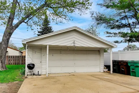 $340,000 | 6864 175th Place, Tinley Park, IL 60477